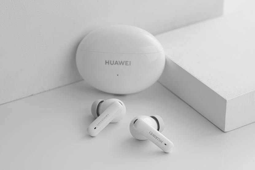 音频系列耳机为你开启高效学习与沉浸娱乐！ayx爱游戏app体育新学期新装备华为(图2)