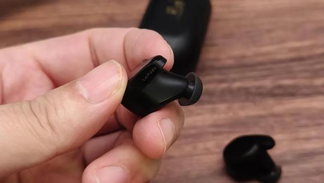 的私密时光：降噪耳机的真正救星AYX爱游戏APP喧嚣都市中(图6)