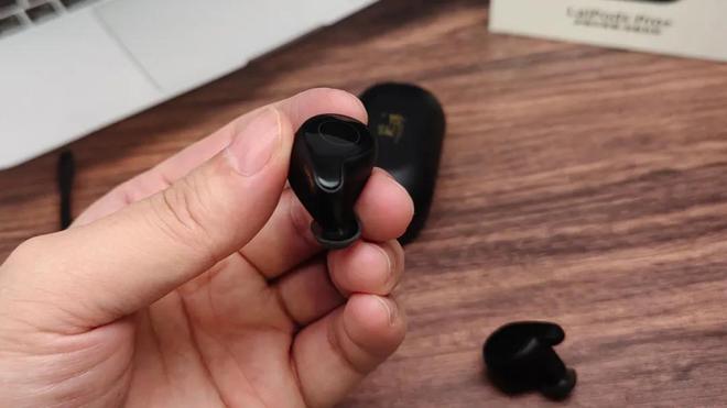的私密时光：降噪耳机的真正救星AYX爱游戏APP喧嚣都市中(图7)